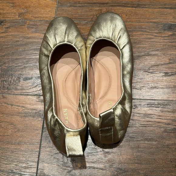 NEW! Cole Haan Gold York Soft Ballet Flat - Size 5.5 - Picture 3 of 8